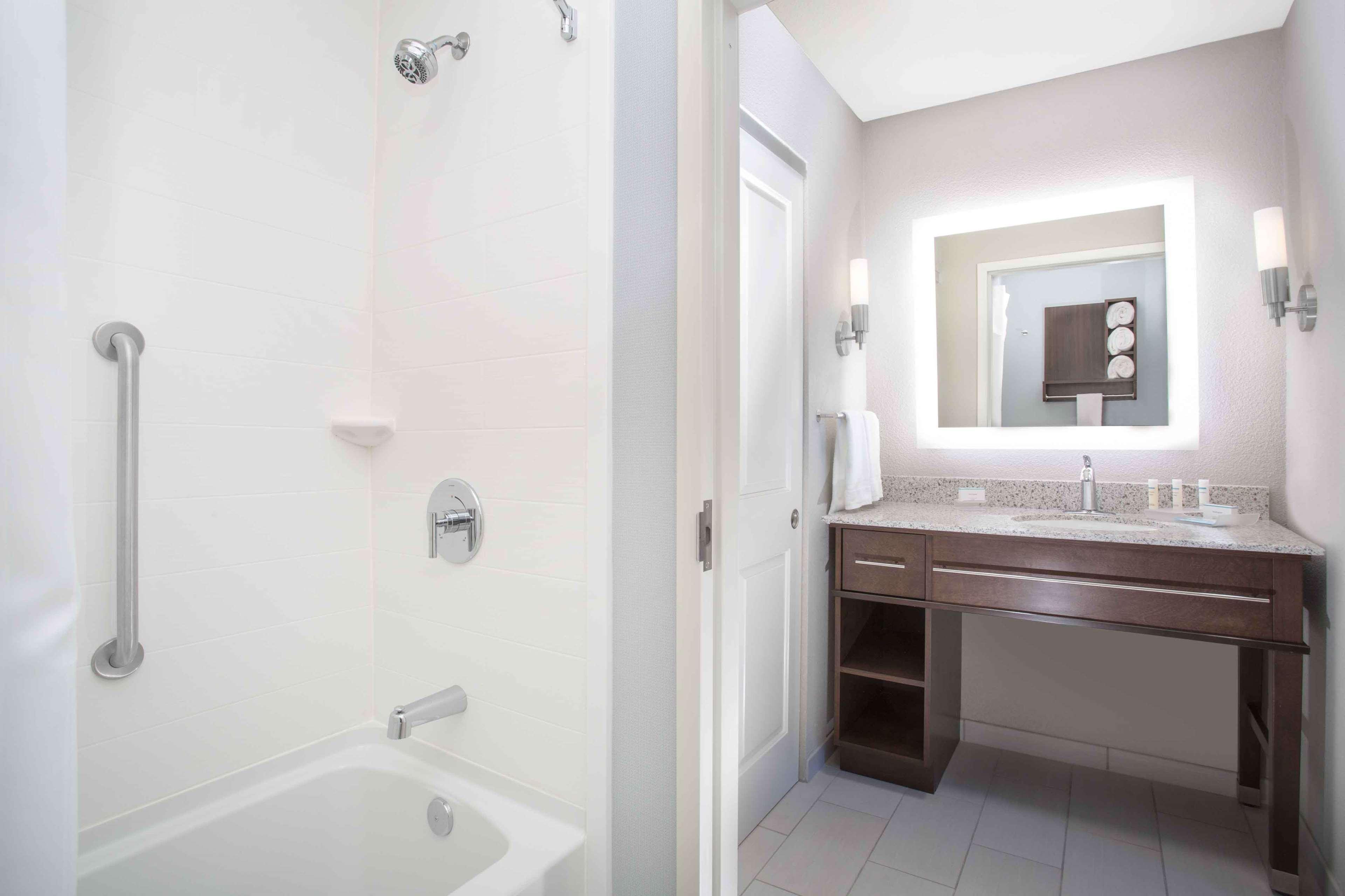 Homewood By Hilton Vegas Center Hotel